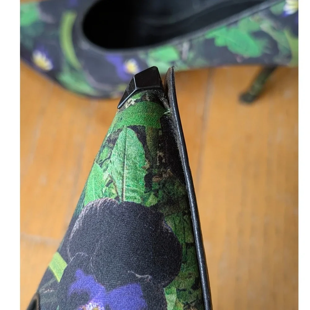 Givenchy Floral Satin Pumps Metal Toe Cap Pointed Heels Italy 36.5 - Picture 5 of 9